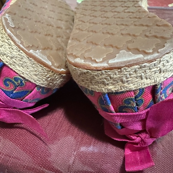 Ugg shoes - Picture 3 of 5